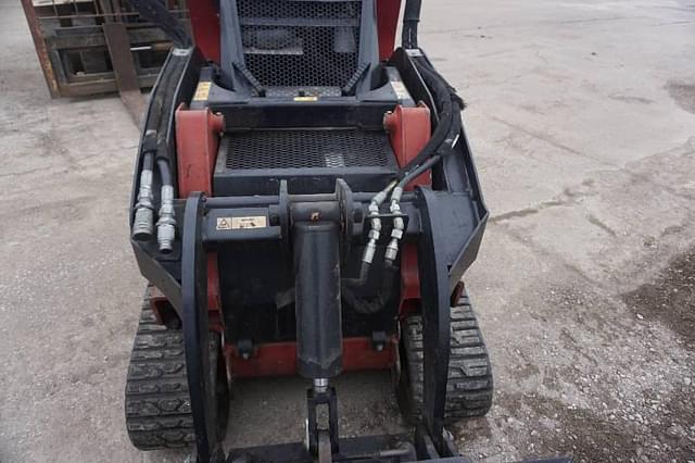 Image of Toro Dingo TX1000 equipment image 4