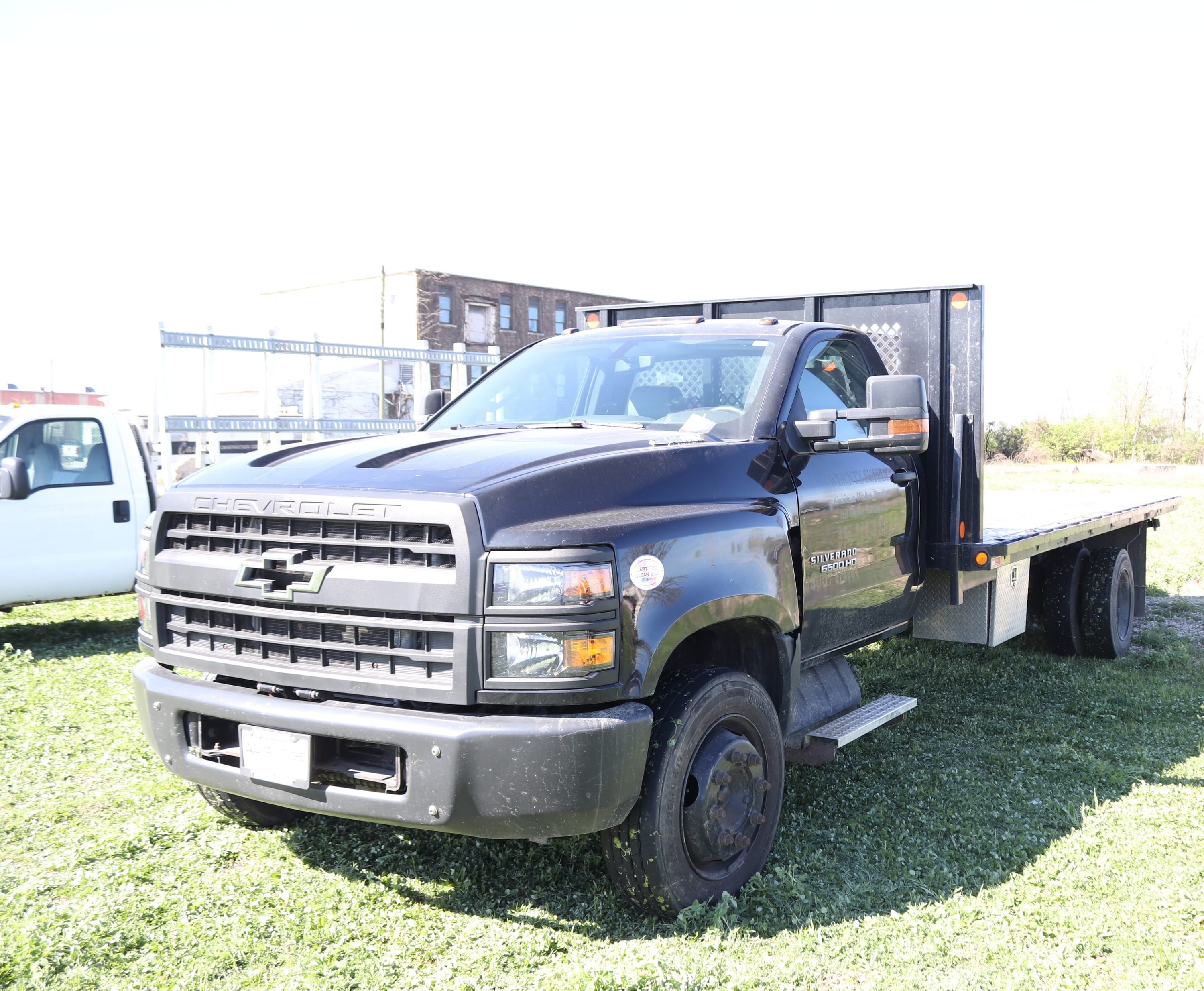 2020 Chevrolet 6500HD Equipment Image0