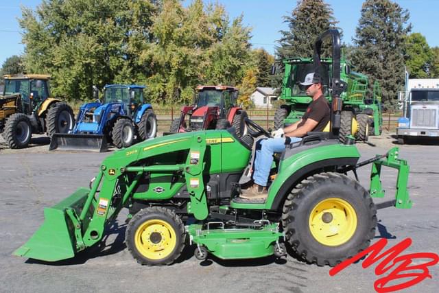 Image of John Deere 2032R equipment image 2