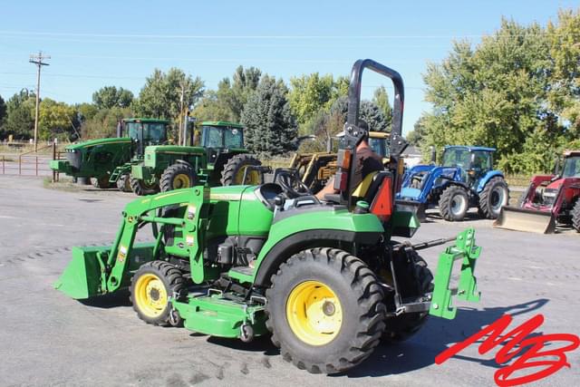Image of John Deere 2032R equipment image 3