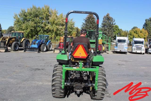 Image of John Deere 2032R equipment image 4