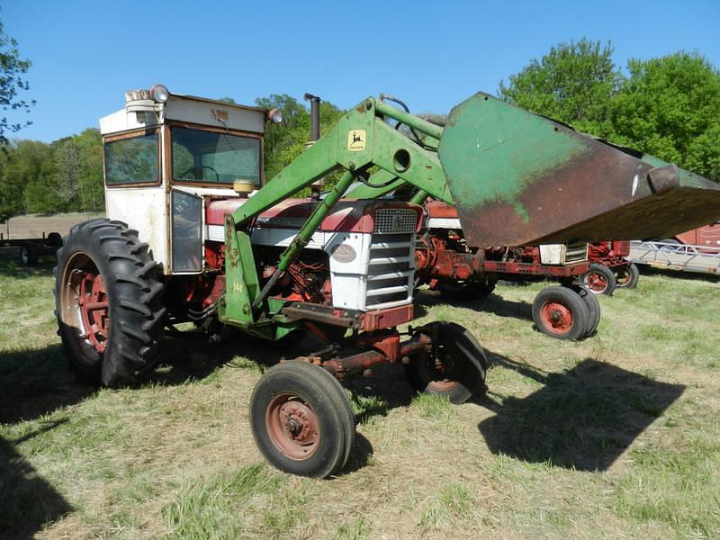 Image of Farmall 560  Primary image