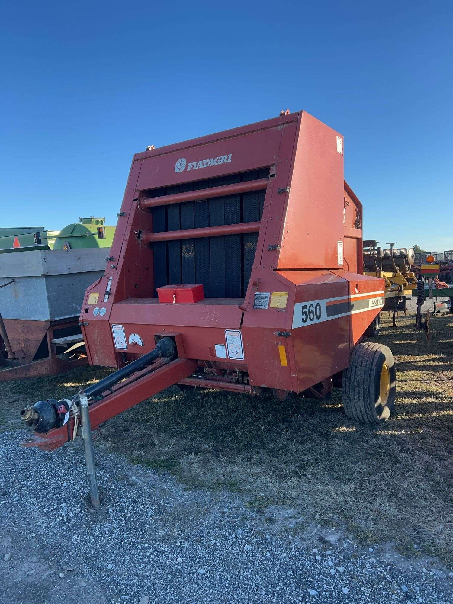 Hesston 560 Equipment Image0