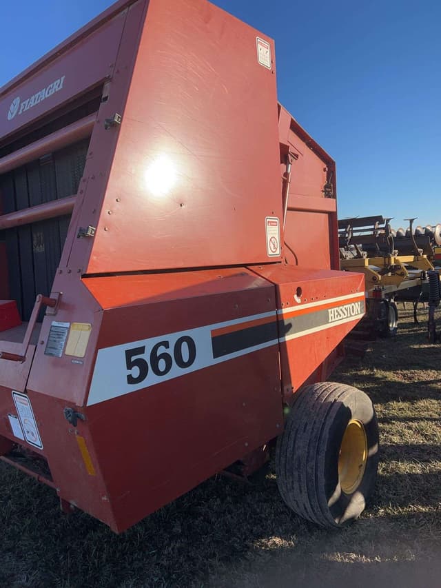 Image of Hesston 560 equipment image 1
