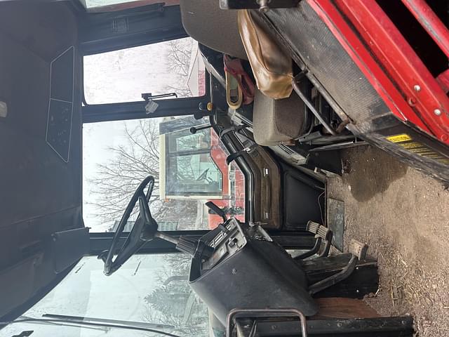 Image of International Harvester 5488 equipment image 4
