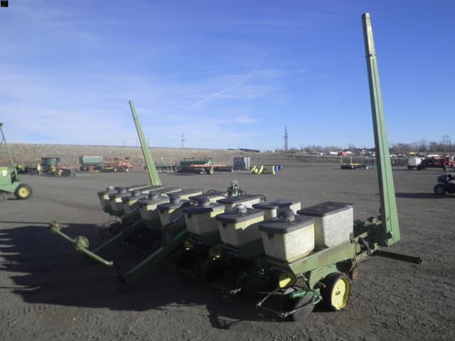 Image of John Deere 7100 equipment image 3