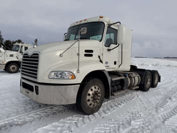 Main image Mack CXU613