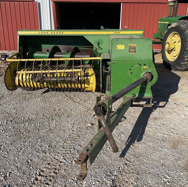 Image of John Deere 336 equipment image 1