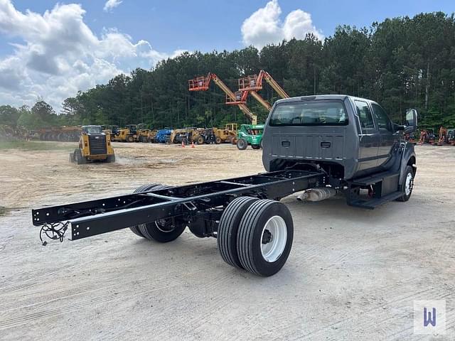 Image of Ford F-650 equipment image 3