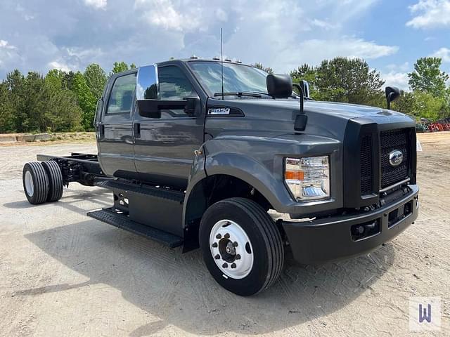 Image of Ford F-650 equipment image 2