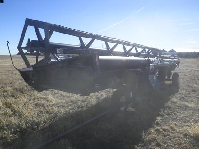 Image of MacDon 960 equipment image 2