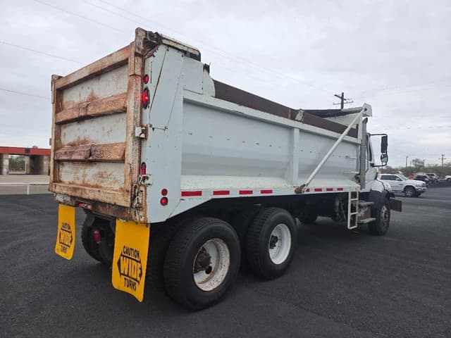 Image of Freightliner 108SD equipment image 4