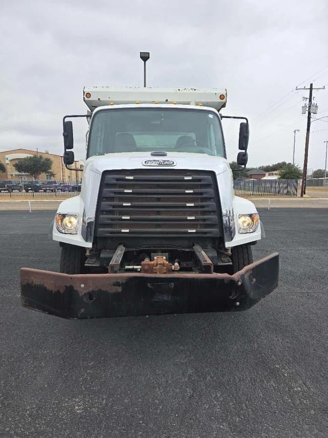 Image of Freightliner 108SD equipment image 2