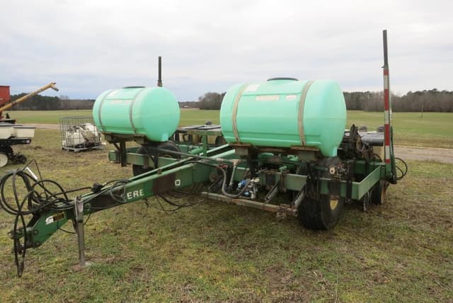 Image of John Deere 7240 equipment image 1