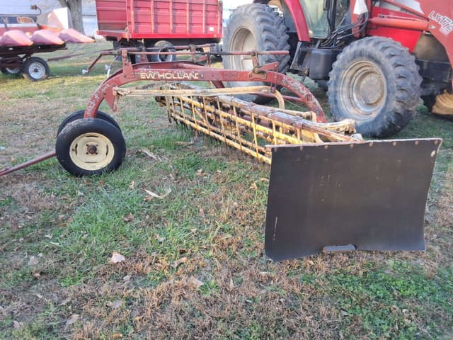 Image of New Holland 256 equipment image 1