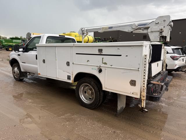 Image of Ford F-450 equipment image 2
