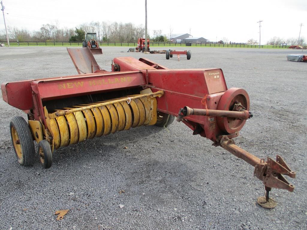 Main image New Holland 65