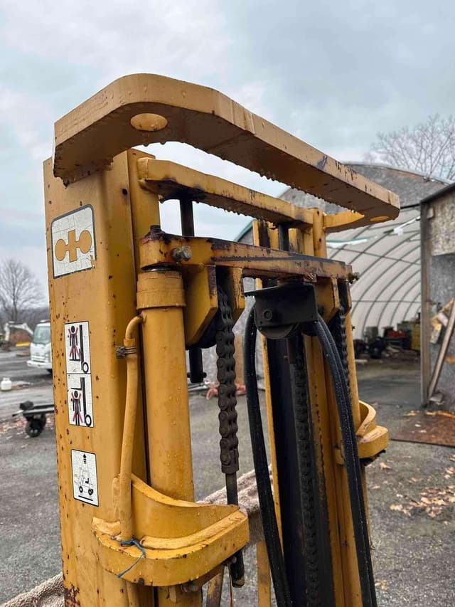 Image of Komatsu FG25 equipment image 4