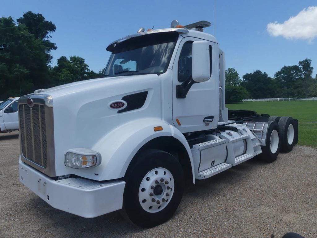 2018 Peterbilt 567 Equipment Image0
