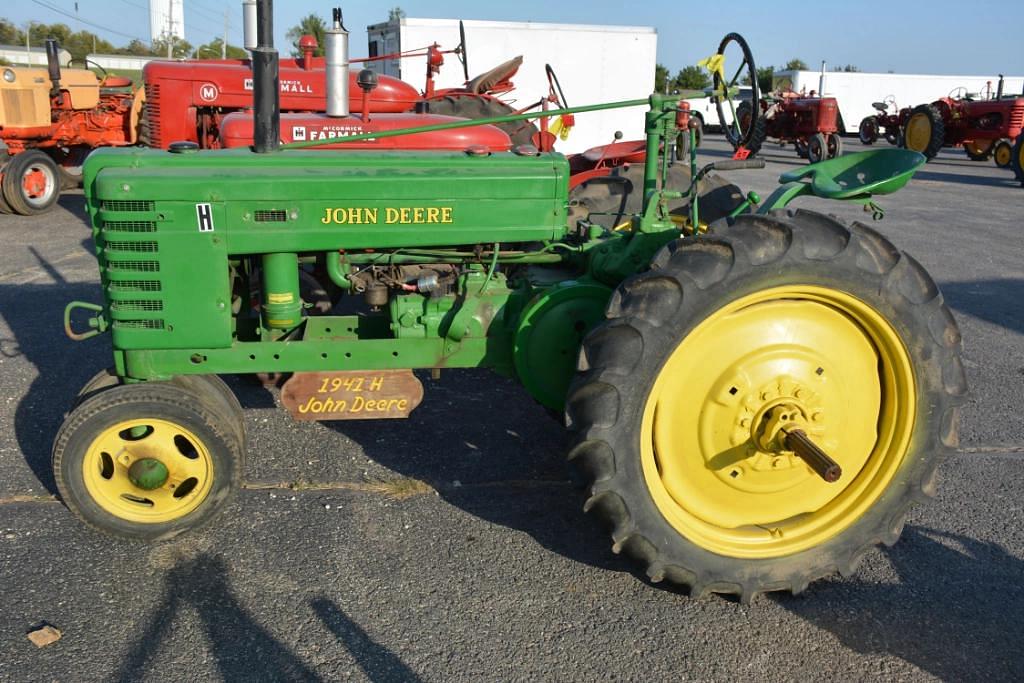 Image of John Deere H Primary image