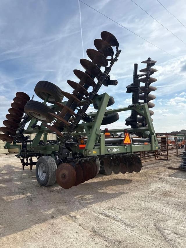 Image of Wishek 862NT equipment image 2