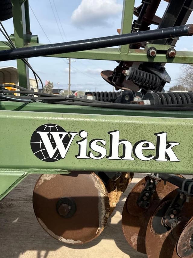 Image of Wishek 862NT equipment image 4