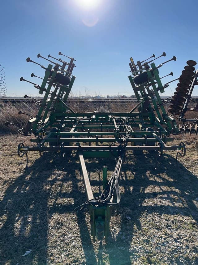 Image of John Deere 960 equipment image 1