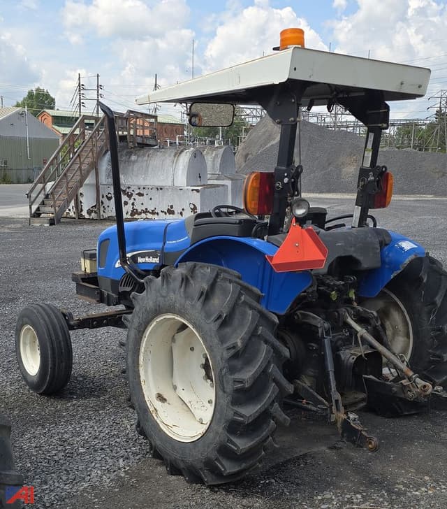 Image of New Holland TN70A equipment image 3