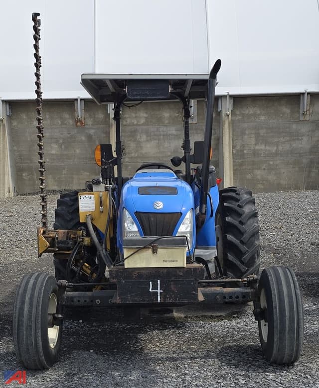 Image of New Holland TN70A equipment image 2