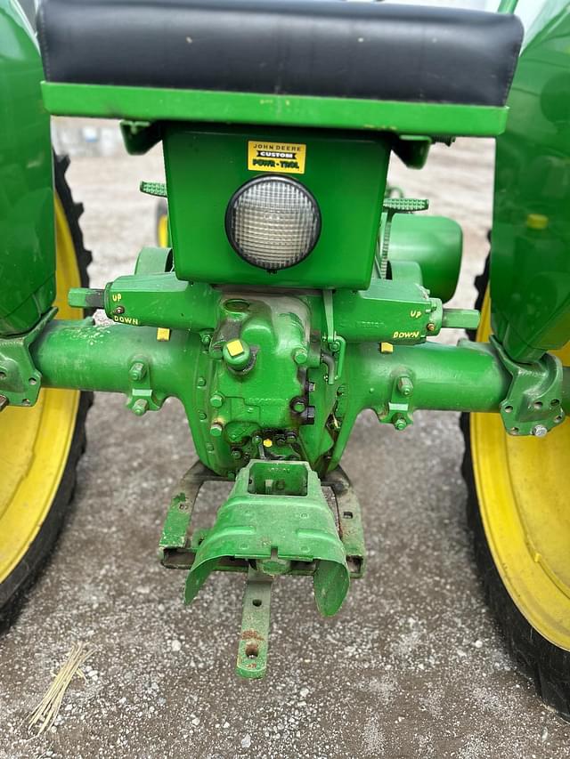Image of John Deere B equipment image 3
