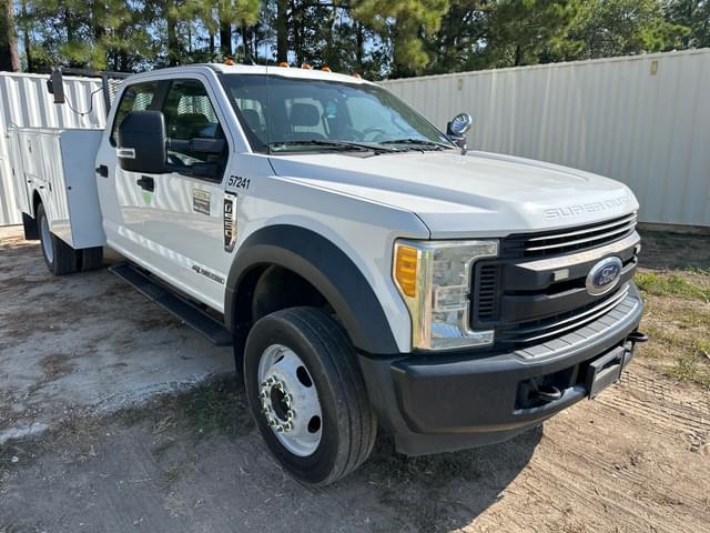 Image of Ford F-550 equipment image 2