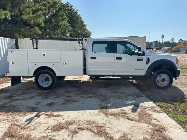Image of Ford F-550 equipment image 3