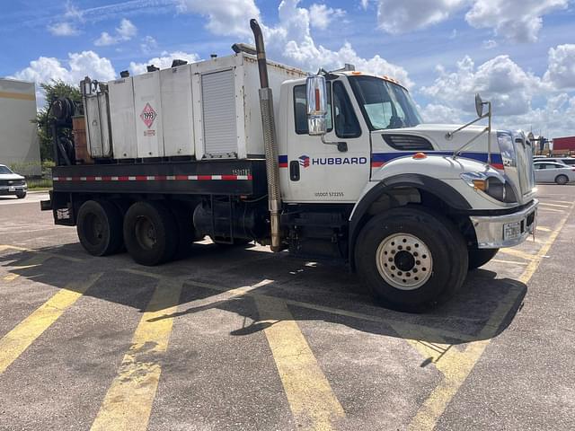 Image of International 7400 equipment image 2