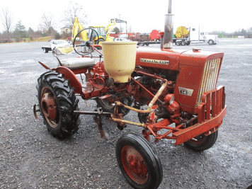 Main image International Harvester 140