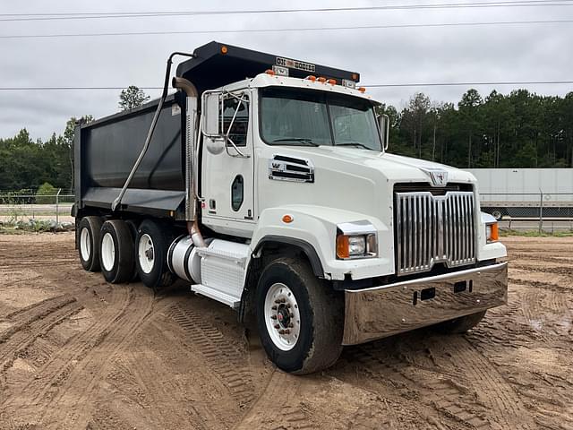 Image of Western Star 4700SF equipment image 2