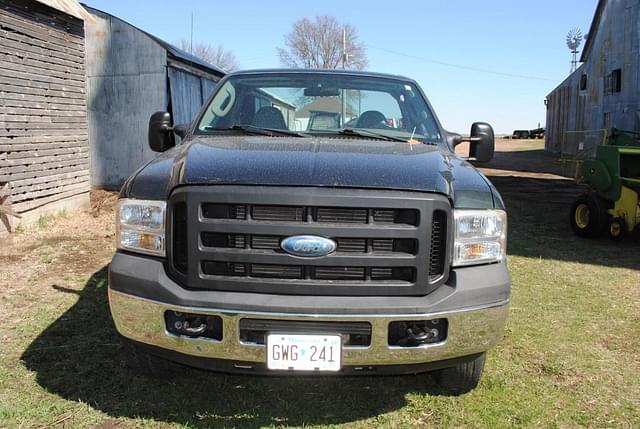 Image of Ford F-250 equipment image 1