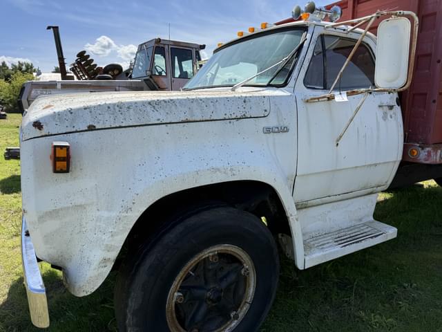 Image of Dodge 600 equipment image 2