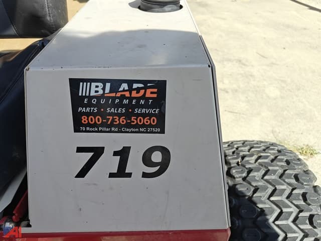 Image of Ventrac 4500Z equipment image 4