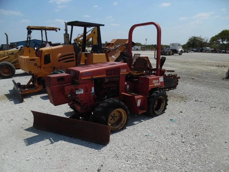 Ditch Witch 3700D Equipment Image0