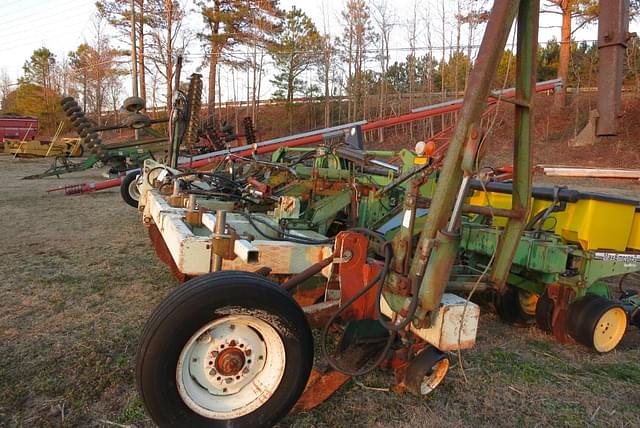 Image of John Deere 7300 equipment image 2