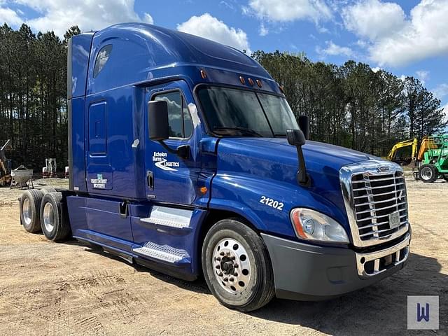 Image of Freightliner Cascadia 125 equipment image 2