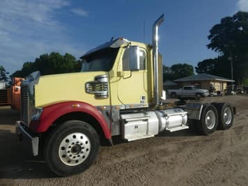 Main image Freightliner 122SD