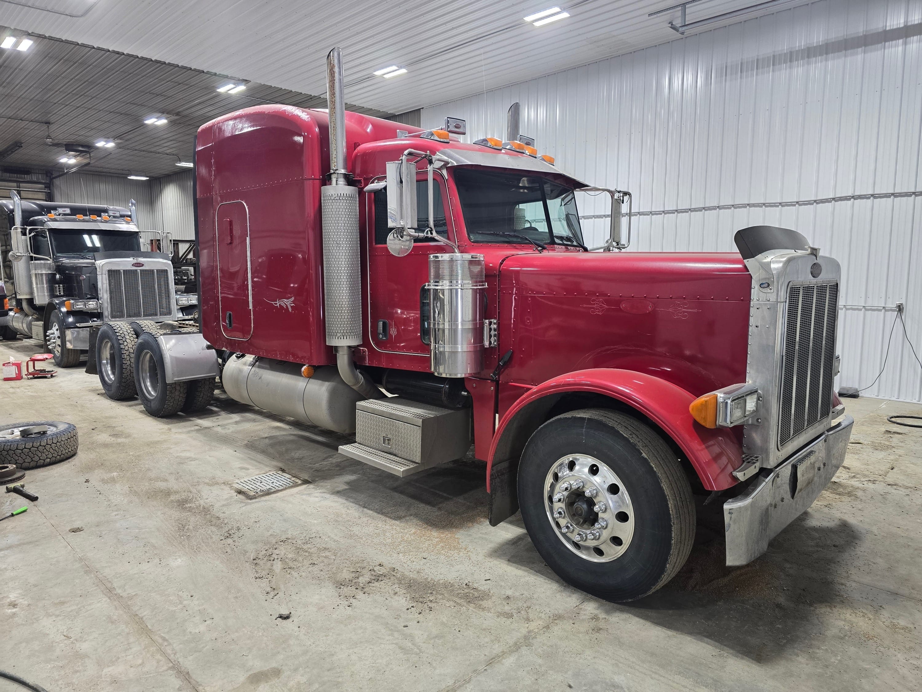 2005 Peterbilt 379 Equipment Image0