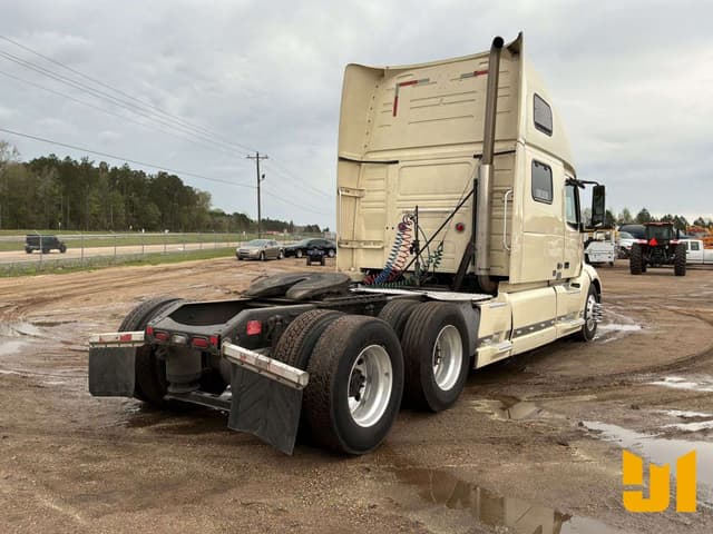 Image of Volvo VNL equipment image 4