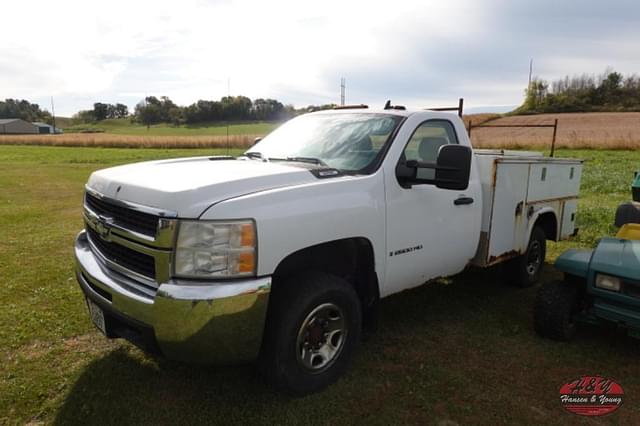 Image of Chevrolet 2500 equipment image 1