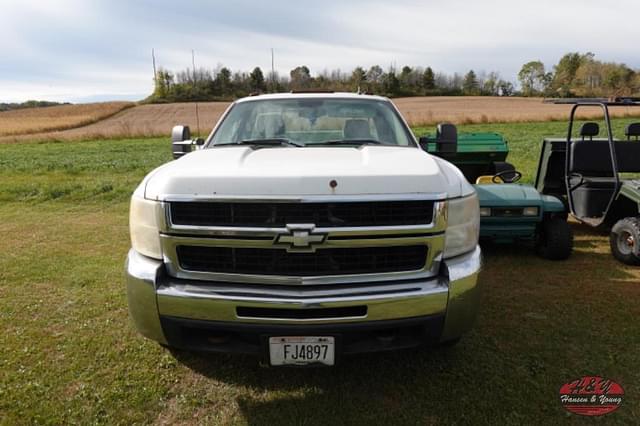 Image of Chevrolet 2500 equipment image 2