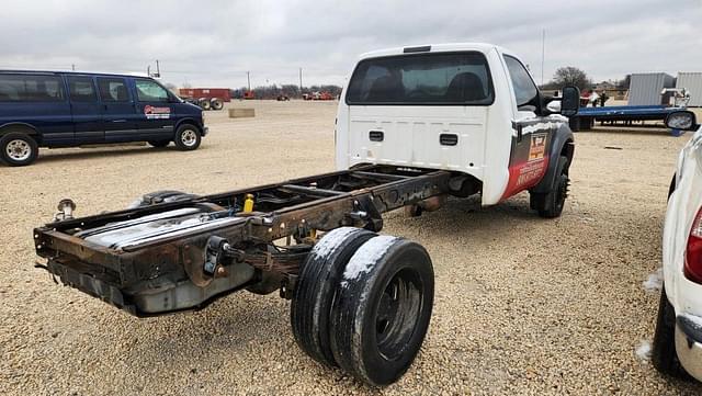 Image of Ford F-550 equipment image 4