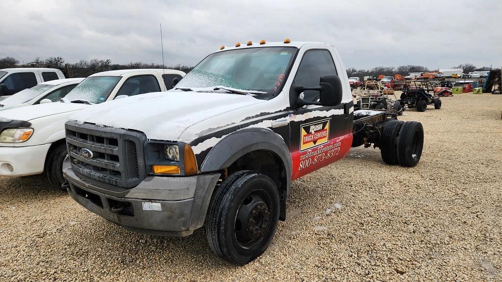 Image of Ford F-550 Primary image