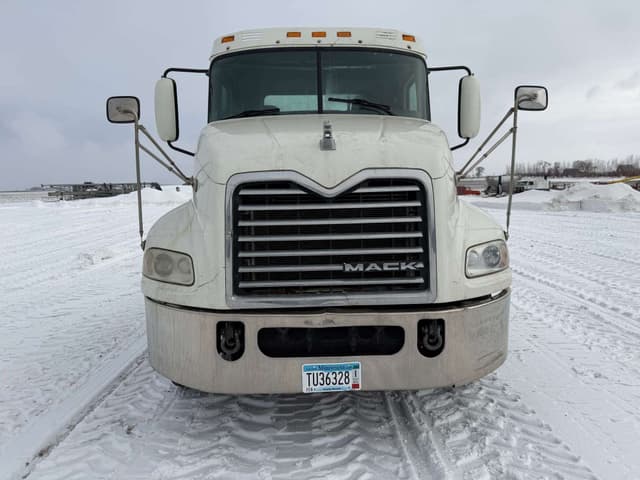 Image of Mack CXU613 equipment image 2