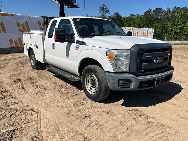 Image of Ford F-250 equipment image 2